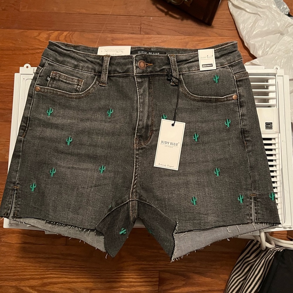 Judy Blue Cactus Shorts